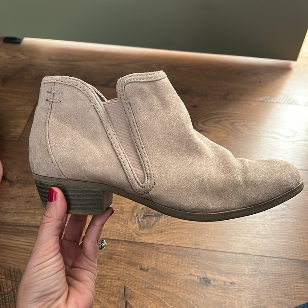 Tan booties from Maurcies.